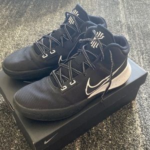 Nike Men's Kyrie Flytrap IV Black Basketball Shoes